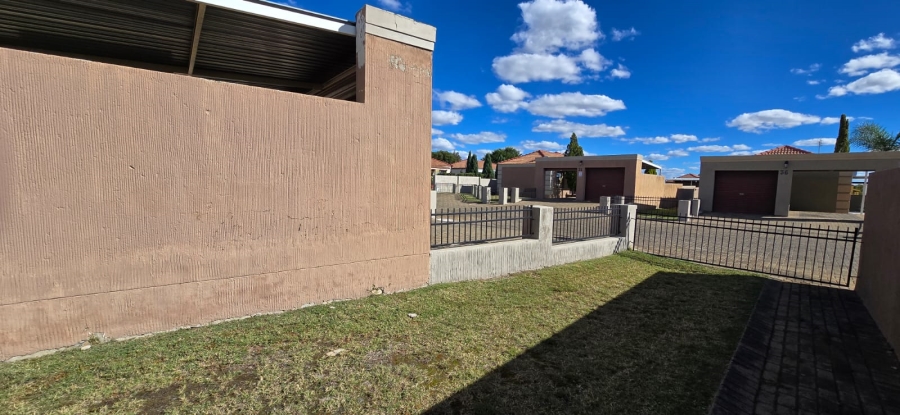 2 Bedroom Property for Sale in Flamwood North West